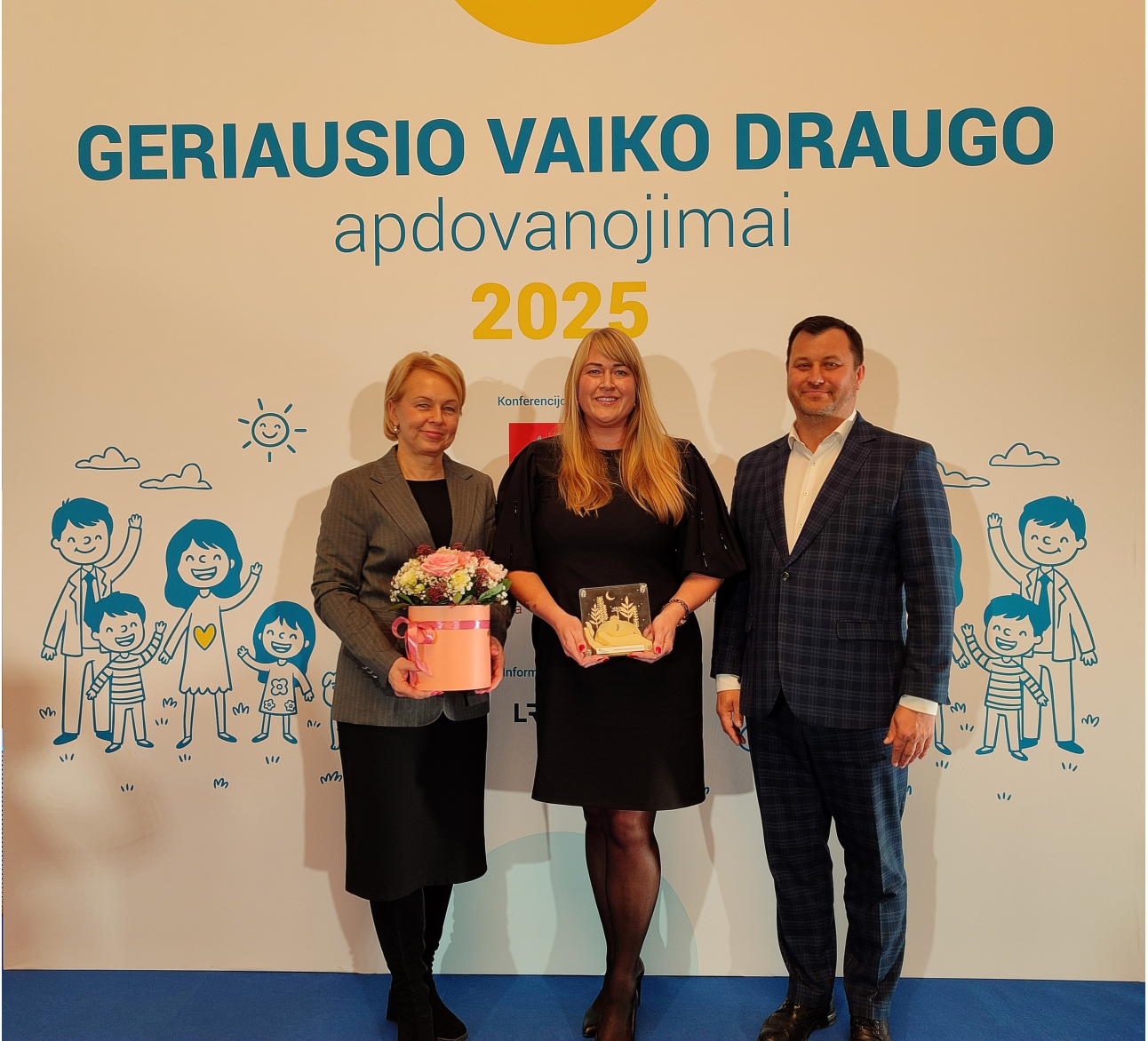 Pasaulinę vaiko teisių dieną, įteikti „geriausio vaiko draugo“ apdovanojimai