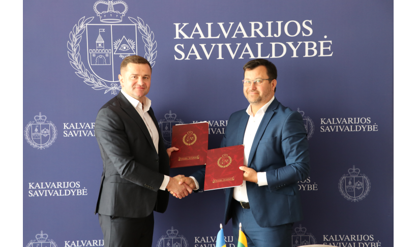 Plečiamas tarptautinis bendradarbiavimas: Kalvarijos savivaldybė pasirašė sutartį su Ukrainos kaimo taryba